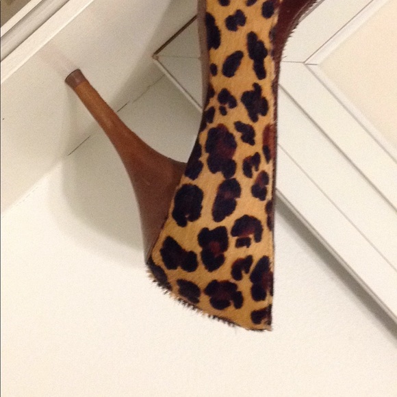 Genuine Leather Leopard Pumps - Picture 7 of 9